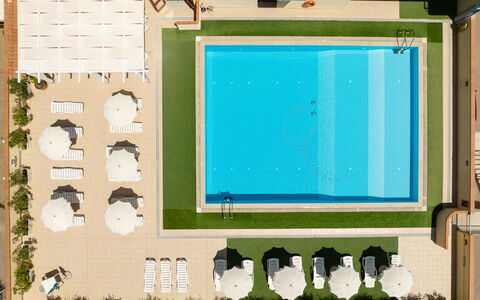Le Fontane Apartments In Villasimius: Piscine, Recours, Sol, Design Intérieur, Sol, Meubles, Loisir, Thermes, Centre De Loisirs, Chaise