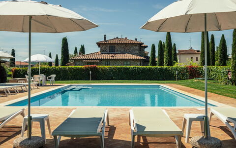 La Pergola: Piscine, Mobilier De Jardin, Balancelle, Recours, Tableau De Plein Air, Parapluie, Eco Hôtel, Villa, Chaise, Ombre