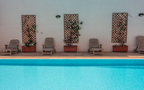 Cristal Blu Apartments In Santa Teresa Gallura: Piscine, Meubles, Recours, Mobilier De Jardin, Composite, Eco Hôtel, Chaise, Pot De Fleur, Hôtel, Loisir