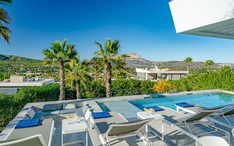 Leda: Piscine, Recours, Eco Hôtel, Chaise, Mobilier De Jardin, Ombre, Biens, Hôtel, Villa