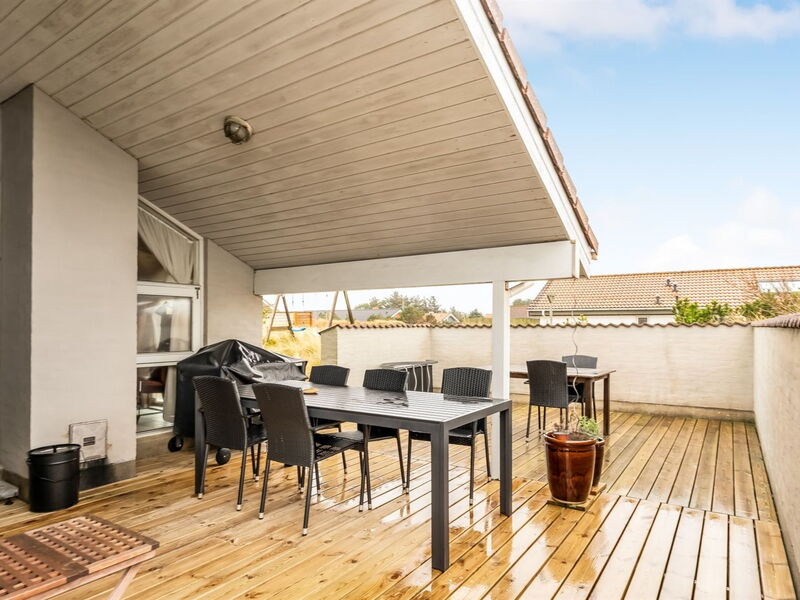 Annemone - 600M from the Sea