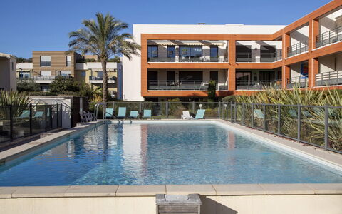 Le Garden Beach: Zone Résidentielle, Appartement, Piscine, Architecture, Recours, Design Urbain, Balcon, Composite, Condominium, Usage Mixte