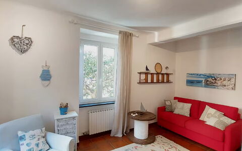 Casa Annalù With Garden, Wifi, Bogliasco: Meubles, Design Intérieur, Sol, Mur, Sol, Canapé, Pièce, Bois, Salon, Éclairage