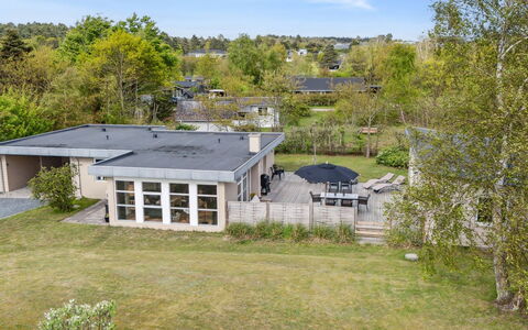 Sebine - 200M from the Sea: 