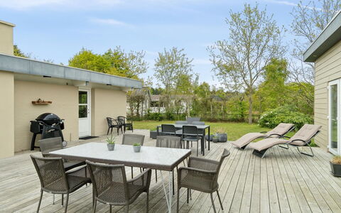 Sebine - 200M from the Sea: 