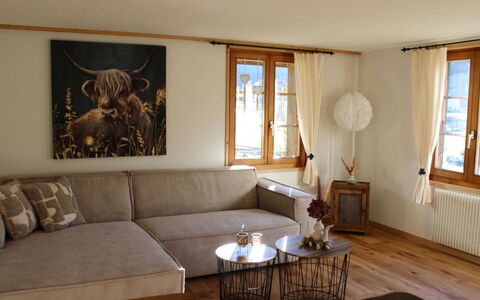 Flott: Meubles, Design Intérieur, Canapé, Sol, Sol, Bois, Table, Salon, Pièce, Domicile
