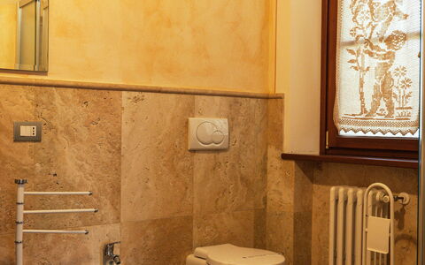 Il Roseto: Sol, Luminaire Plomberie, Mur, Siège De Toilette, Lavabo, Salle De Bains, Sol, Évier, Robinet, Design Intérieur