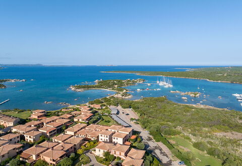 Golfo Aranci Apartments With Ac: Vue Du Ciel, Cotiers Et Relief Océaniques, Côte, Photographie Aérienne, Mer, Océan, Baie, Marina, Rive