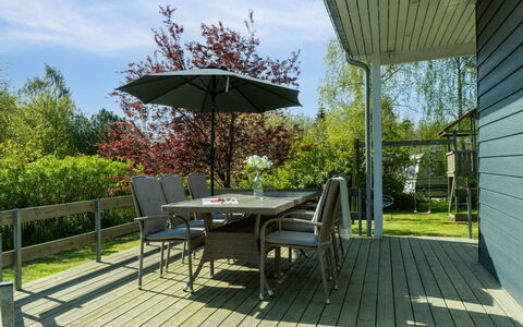Matilde - 390M from the Sea: Toit, Maison, Domicile, Chalet, Siding, Biens, Allée, Batiments Jardin, Cour, Cabanon