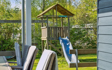 Matilde - 390M from the Sea: Toit, Maison, Domicile, Chalet, Siding, Biens, Allée, Batiments Jardin, Cour, Cabanon