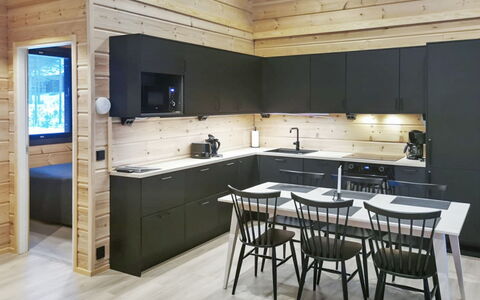 Villa Korpi: Bois, Cuisine, Sol, Design Intérieur, Meubles, Parquet, Comptoir, Plafond, Sol, Domicile