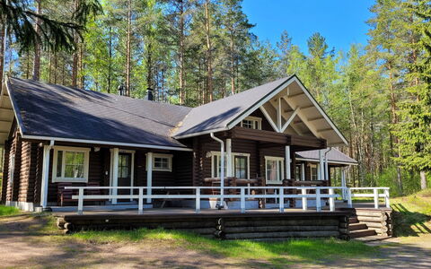 Kilpolan Pauliina: Chalet, Domicile, Porche, Toit, Siding, Cabane En Rondins, Des Bois, Biens, Mélèze, Ferme