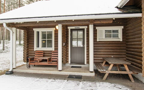 Kilpolan Orvokki, Pauliina Ja Karoliina: Bois, Chalet, Maison, Domicile, Porte, Dur, Batiments Jardin, Tache De Bois, Cabane En Rondins, Planche