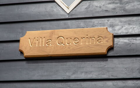 Villa Querina Wellness: Appartement, Zone Résidentielle, Condominium, Bâtiment Commercial, Usage Mixte, Parking, Familiale, Balcon, Architecture Brutaliste