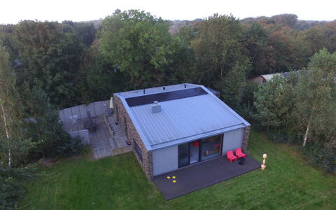 Villa Vrijheid: Toit, Domicile, Chalet, Batiments Jardin, Jardin, Cabanon, Allée, Ferme, Biens, Cour