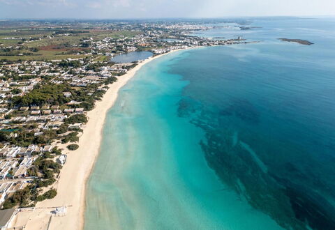 Villetta Red Coral Seaside Salento: Bleu, Jour, Plan D'Eau, Ressources En Eau, Côte, Mer, Cotiers Et Relief Océaniques, Plage, Horizon, Océan
