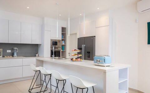 Zastup: Meubles, Design Intérieur, Sol, Cuisine, Bois, Comptoir, Sol, Cabinetry, Appareil De Cuisine, Plafond