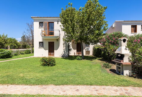 Budoni Homes Seaside, Ac And Bike: Zone Résidentielle, Maison, Domicile, Établissements Humains, Pelouse, Jardin, Biens, Ombre, Cour, Aménagement Paysager