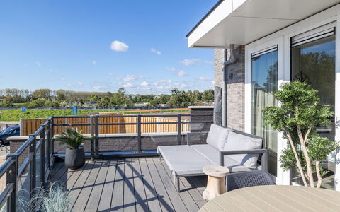 Vista Maris Somaris: Domicile, Balcon, Porche, Design Urbain, Plate-Forme, Appartement, Chaise, Mobilier De Jardin, Dur, Table Cuisine Et Salle A Manger