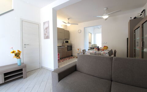 Villetta Elena, Ac, Wifi, Lido Degli Scacchi: Meubles, Design Intérieur, Sol, Sol, Canapé, Bois, Pièce, Plafond, Salon, Appartement
