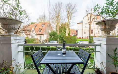 Chante le Coq: Meubles, Chaise, Mobilier De Jardin, Tableau De Plein Air, Table Cuisine Et Salle A Manger, Plante D'Appartement, Balcon, Table Basse, Pot De Fleur, Patio