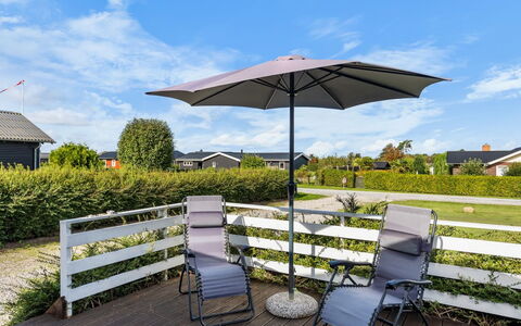 Maylin - 350M from the Sea: Biens, Ombre, Allée, Ferme