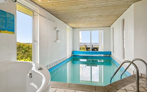 Matthias - 300M from the Sea: Bleu, Arbuste, Chalet, Couverture De Sol, Jardin, Biens, Ombre, Aménagement Paysager, Ferme, Eco Hôtel