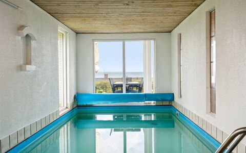 Matthias - 300M from the Sea: Bleu, Arbuste, Chalet, Couverture De Sol, Jardin, Biens, Ombre, Aménagement Paysager, Ferme, Eco Hôtel