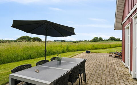 Sakari - 375M from the Sea: Maison, Toit, Domicile, Chalet, Arbuste, Couverture De Sol, Biens, Ferme, Siding, Batiments Jardin