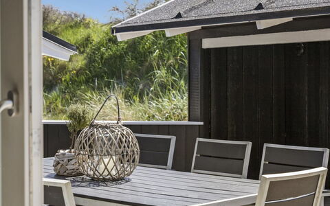 Erma - 125M from the Sea: Meubles, Design Intérieur, Chaise, Sol, Table, Recours, Sol, Plafond, Pièce, Eco Hôtel
