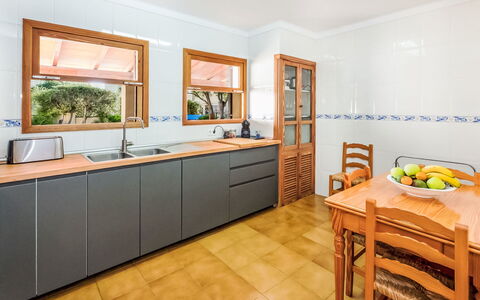 Villa Sa Rapita: Appartement, Balcon, Recours, Eco Hôtel, Ombre, Chaise, Condominium, Hôtel, Mobilier De Jardin