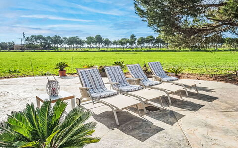 Finca Ca Na Brila: Appartement, Balcon, Recours, Eco Hôtel, Ombre, Chaise, Condominium, Hôtel, Mobilier De Jardin