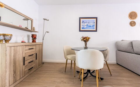 Valencia: Appartement, Balcon, Recours, Eco Hôtel, Ombre, Chaise, Condominium, Hôtel, Mobilier De Jardin