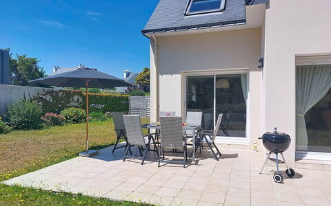 Villa de la Paix: Zone Résidentielle, Domicile, Maison, Jardin, Chalet, Biens, Ombre, Cour, Aménagement Paysager, Béton