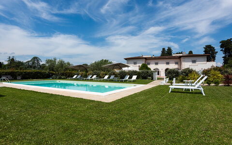Villa Yvonne: Jardin, Pelouse, Hacienda, Biens, Villa, Cour, Ferme