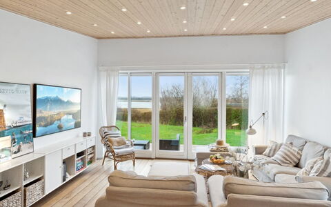 Eero - 175M to the Fjord: Design Intérieur, Sol, Plafond, Bois, Meubles, Sol, Parquet, Salon, Éclairage, Domicile