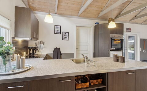 Nedelko - 30Km from the Sea: Cuisine, Comptoir, Design Intérieur, Cabinetry, Meubles, Appareil De Cuisine, Plafond, Bois, Principaux Appliance, Luminaire
