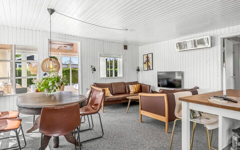 Nantje - 300M from the Sea: Design Intérieur, Bois, Meubles, Plafond, Sol, Sol, Canapé, Salon, Pièce, Chaise