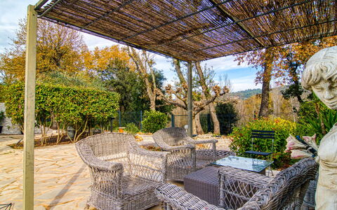 Villa Esterel: Bleu, Plan D'Eau, L'Eau, Cotiers Et Relief Océaniques, Côte, Mer, Mobilier De Jardin, Rive, Océan, Ombre