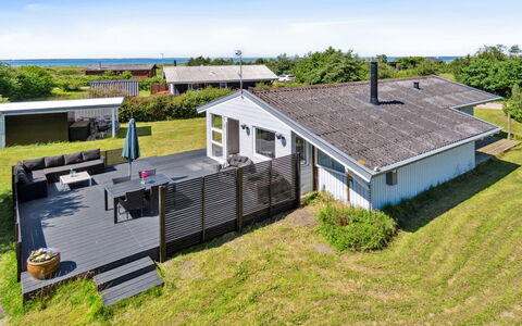 Janick - 150M from the Sea: Biens, Ombre, Allée, Ferme