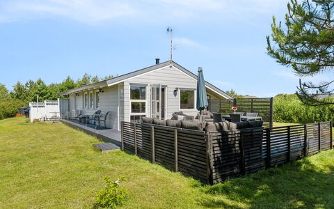 Janick - 150M from the Sea: Biens, Ombre, Allée, Ferme