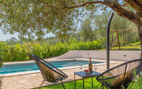 Okit: Maison, Domicile, Chalet, Biens, Allée, Balcon, Siding, Villa