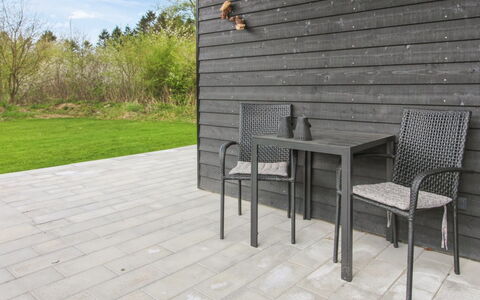 Solvejg - 30Km from the Sea: Bois, Mobilier De Jardin, Meubles, Sol, Sol, Tableau De Plein Air, Composite, Planche, Dur