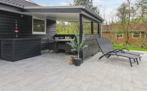 Solvejg - 30Km from the Sea: Bois, Sol, Mobilier De Jardin, Sol, Meubles, Composite, Plate-Forme, Ombre, Patio, Siding