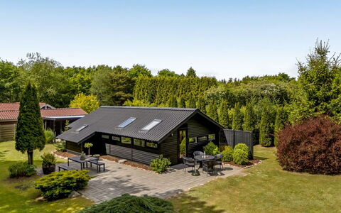Reino - 30Km from the Sea: Domicile, Chalet, Porche, Dur, Siding, Plate-Forme, Ombre, Planche, Biens, Batiments Jardin