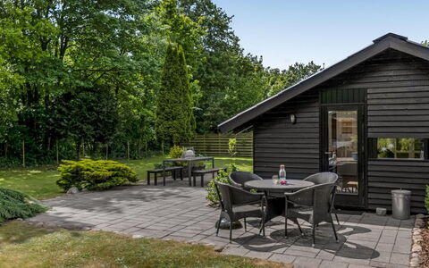 Reino - 30Km from the Sea: Domicile, Chalet, Porche, Dur, Siding, Plate-Forme, Ombre, Planche, Biens, Batiments Jardin