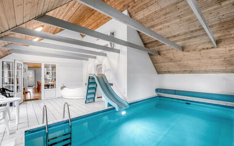 Aagot - 1.7Km from the Sea: Maison, Toit, Domicile, Chalet, Cabanon, Batiments Jardin, Siding, Cour, Cabane En Rondins, Cabane