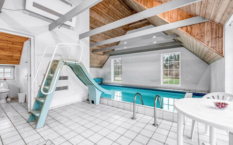 Aagot - 1.7Km from the Sea: Maison, Toit, Domicile, Chalet, Cabanon, Batiments Jardin, Siding, Cour, Cabane En Rondins, Cabane