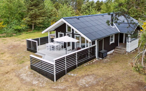 Lavrens - 300M from the Sea: Chalet, Porche