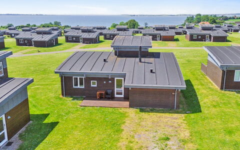 Gudbrand - 500M from the Sea: Biens, Ombre, Allée, Ferme